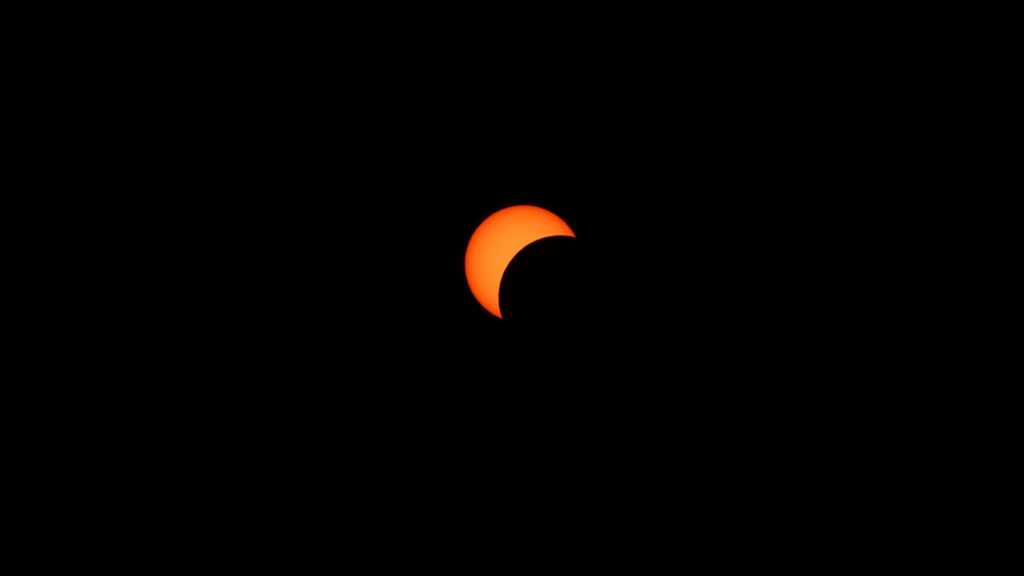 En avril 2024, la Lune est passée devant le Soleil lors d'une éclipse solaire partielle // Source : NASA En avril 2024, la Lune est passée devant le Soleil lors d'une éclipse solaire partielle // Source : NASA