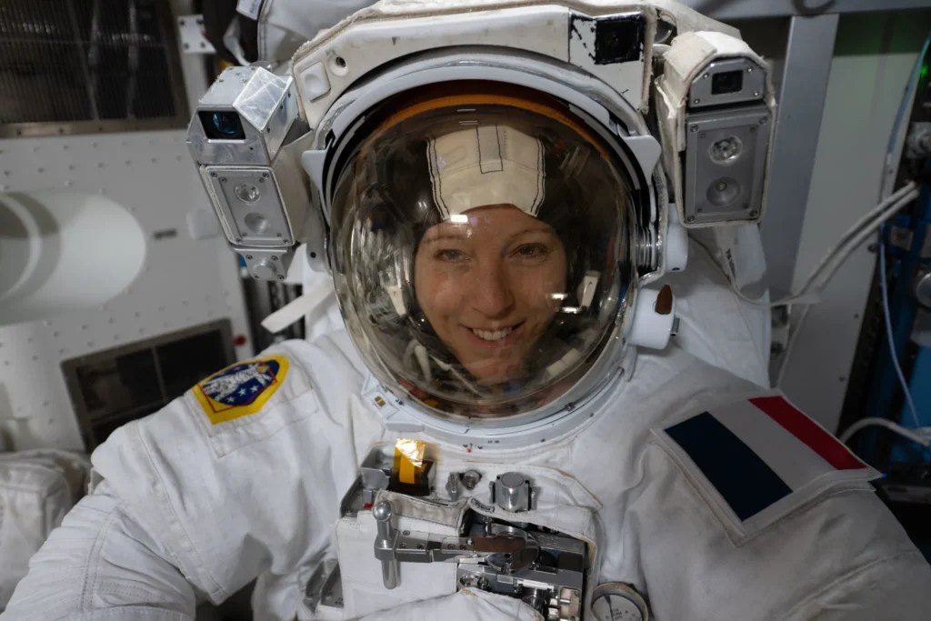 Sophie Adenot lors de sa sortie spatiale Sophie Adenot lors de sa sortie spatiale