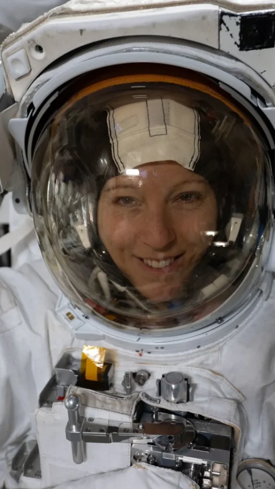 Sophie Adenot lors de sa sortie spatiale. // Source : NASA/ESA Sophie Adenot lors de sa sortie spatiale. // Source : NASA/ESA