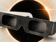 Eclipse du 12 aout où trouvez des lunettes au dernier moment // Source : Montage Numerama Eclipse du 12 aout où trouvez des lunettes au dernier moment // Source : Montage Numerama