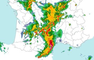 Suivi des orages en temps réel (à 18h15). // Source : Capture d'écran Keraunos Suivi des orages en temps réel (à 18h15). // Source : Capture d'écran Keraunos