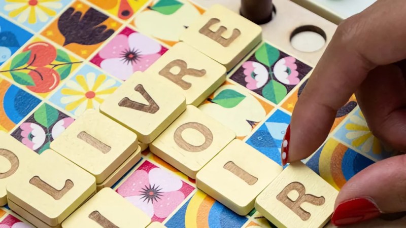 Découvrez Letter Up, notre jeu de société de la semaine, mélange de deux genres que tout oppose