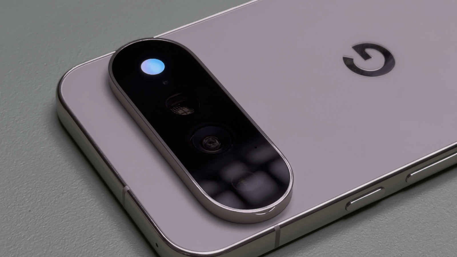 Google dévoile les Pixel 11 et remplace son capteur le moins utilisé par… des LED