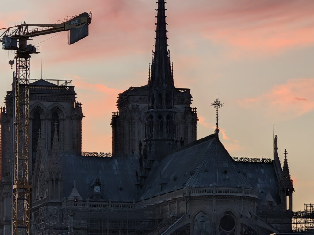 Cette image est en zoom x30 : l'algorithme de Google corrige le flou. Cette image est en zoom x30 : l'algorithme de Google corrige le flou.