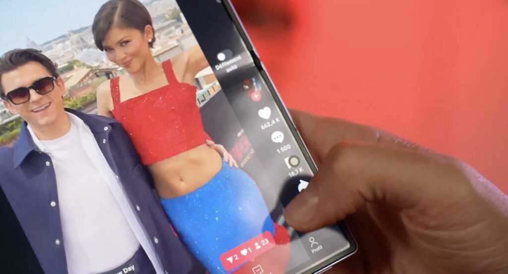 Dans TikTok, la caméra frontale bloque un bouton. Apple ne peut pas se permettre la même erreur d'UX.