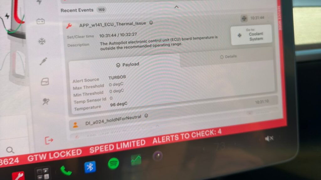 Le code d'erreur après une surchauffe de la puce HW3 Tesla. // Source : The Michigan Tesla via X Le code d'erreur après une surchauffe de la puce HW3 Tesla. // Source : The Michigan Tesla via X
