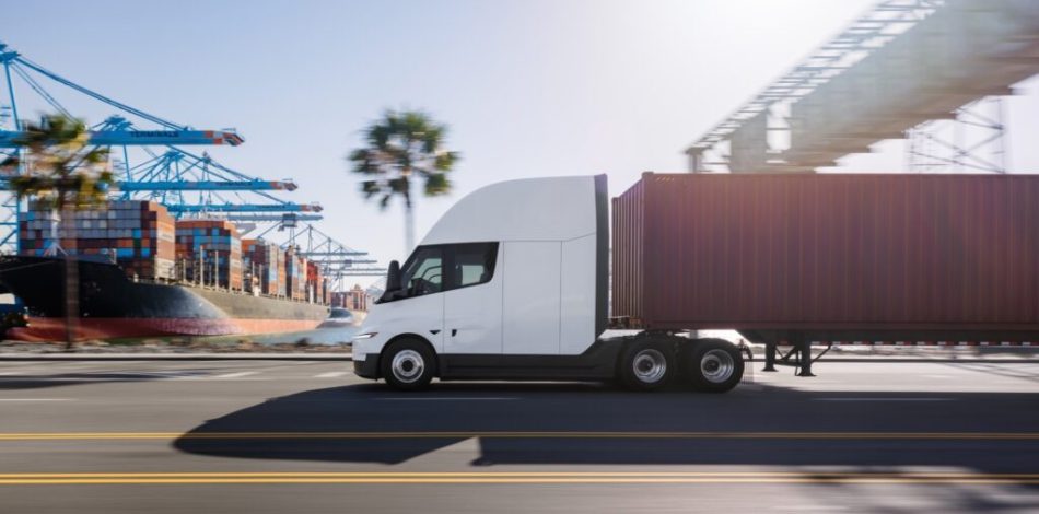 Tesla Semi  // Source : Tesla