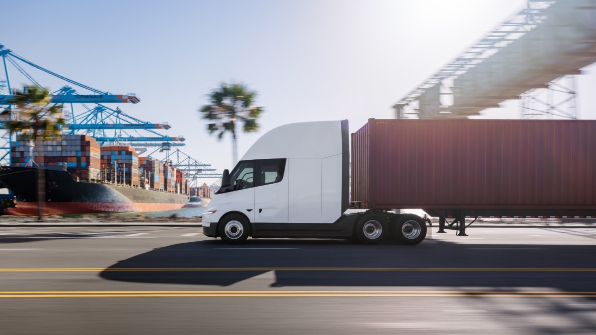 Tesla Semi  // Source : Tesla